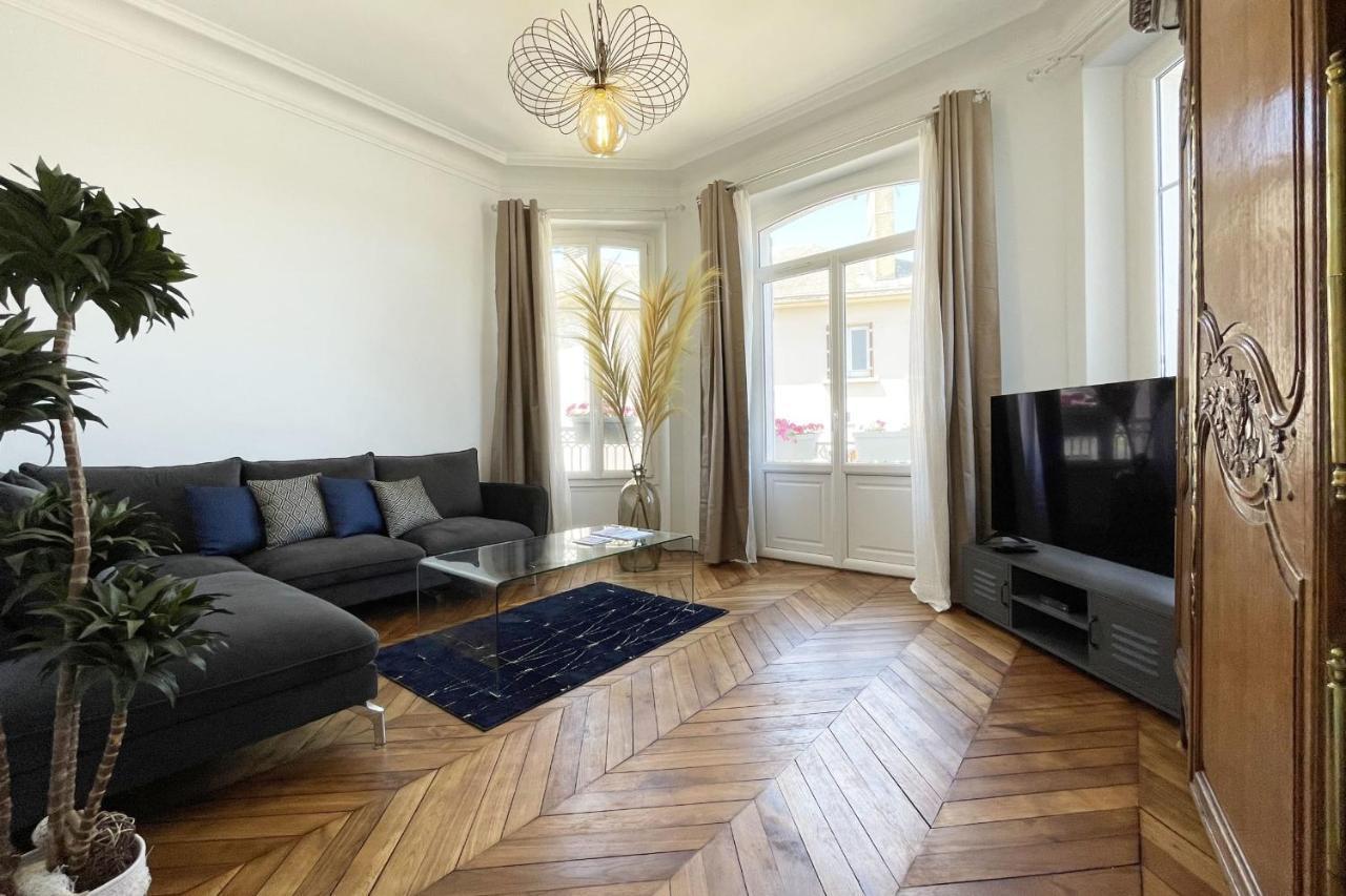 Appartement haussmannien proche gare Chartres Exterior foto