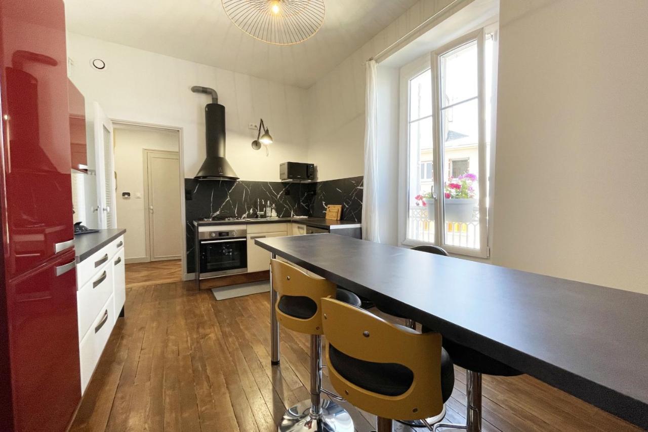 Appartement haussmannien proche gare Chartres Exterior foto